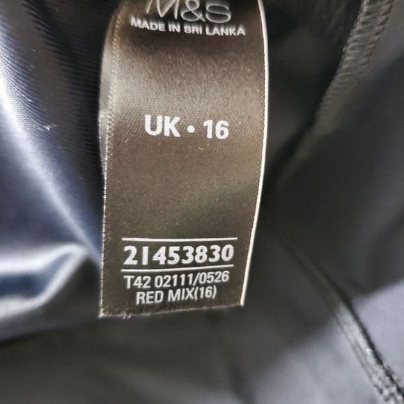 Marks & Spencer Scarlet and Ebony Lace Midi Dress. Gorgeous, never worn! - Picture 7 of 9